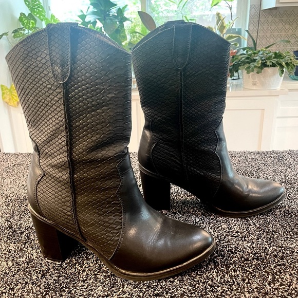 MIA Women’s Cindy Black Vegan Leather Python Cowboy Boots SZ 9 - Picture 1 of 7